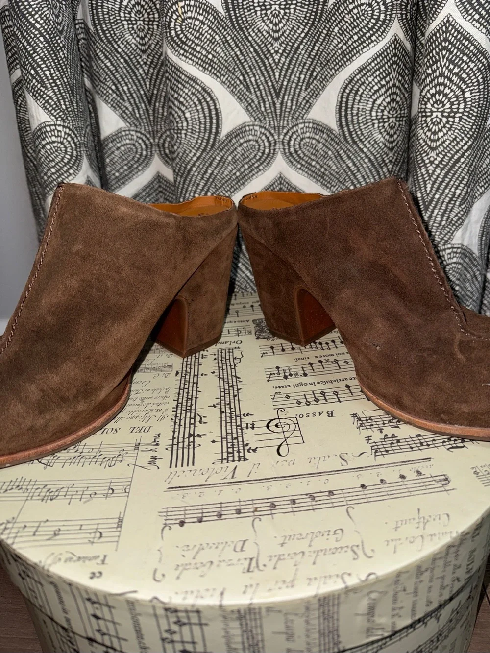 Kork-Ease Brown Suede Block Heel Mules – Women’s Size 9M